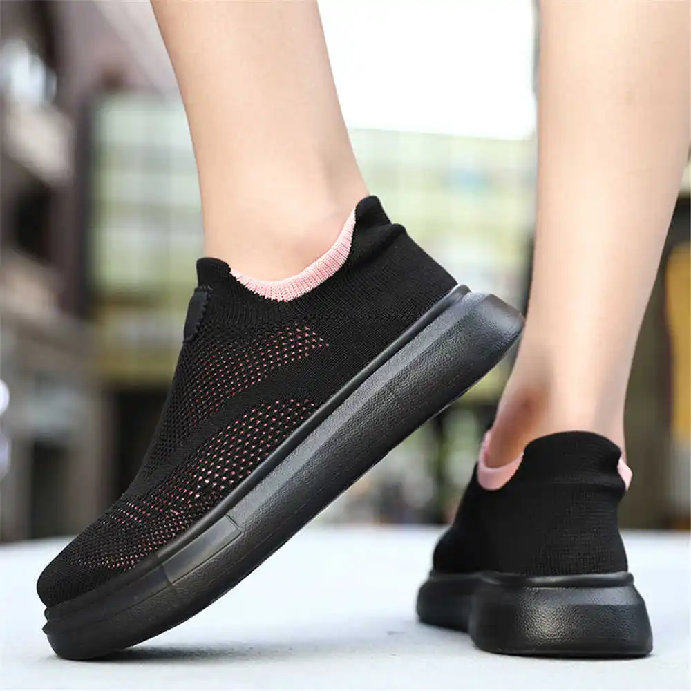 Tech Accessories Ideas - Stoking Platform sepatu cokelat untuk wanita
